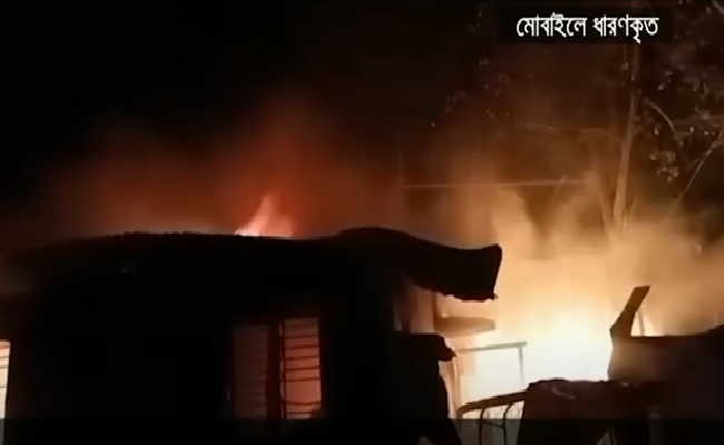 চট্টগ্রামে পুড়ে ছাই একই পরিবারের ৫ জন
