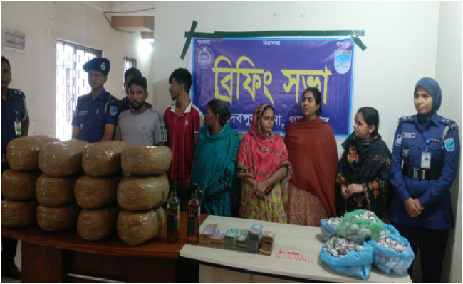 গাজীপুরে গাঁজা-ইয়াবাসহ ৬ মাদক ব্যবসায়ী গ্রেপ্তার মাদক ব্যবসায়ী